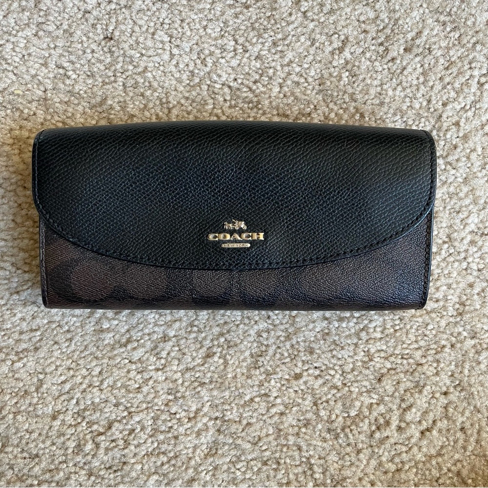 Coach Wallet - Brown with snap closure